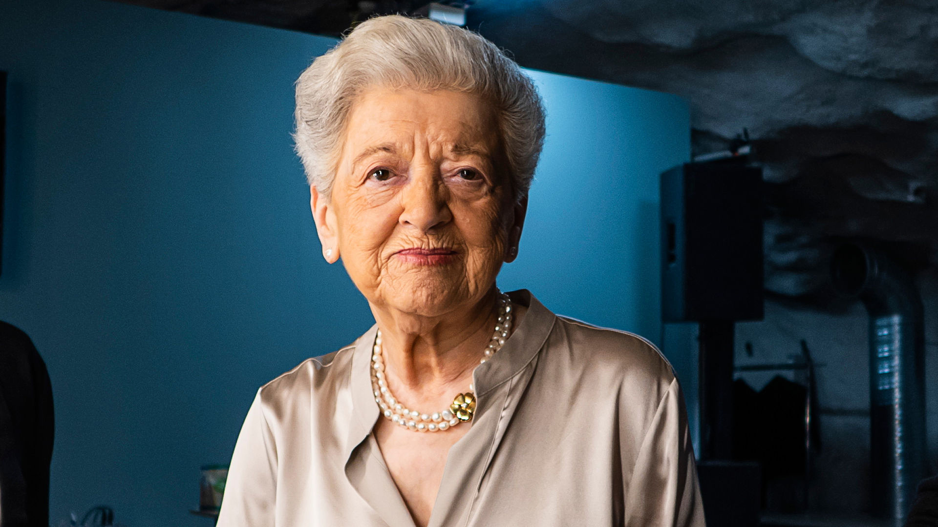 Porträtt på Elisabeth Citrom, överlevande från Förintelsen.