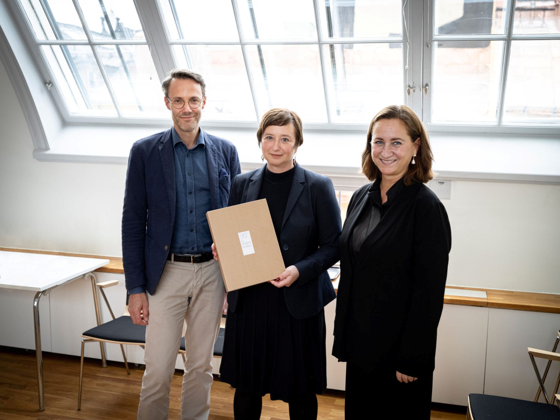 Johan Landgren, projektledare Forum för levande historia, Katherine Hauptman, museichef Sveriges museum om Förintelsen, och Petra Mårselius, överintendent på Forum för levande historia. 