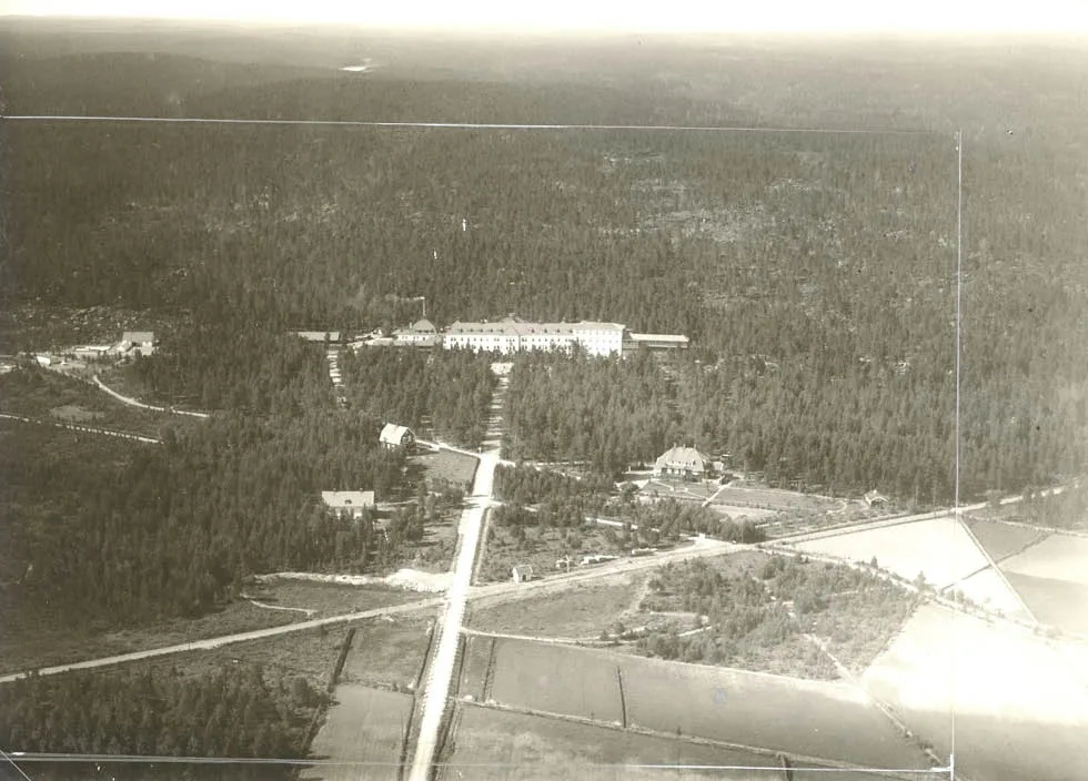 Flygfoto över Målilla sanatorium.