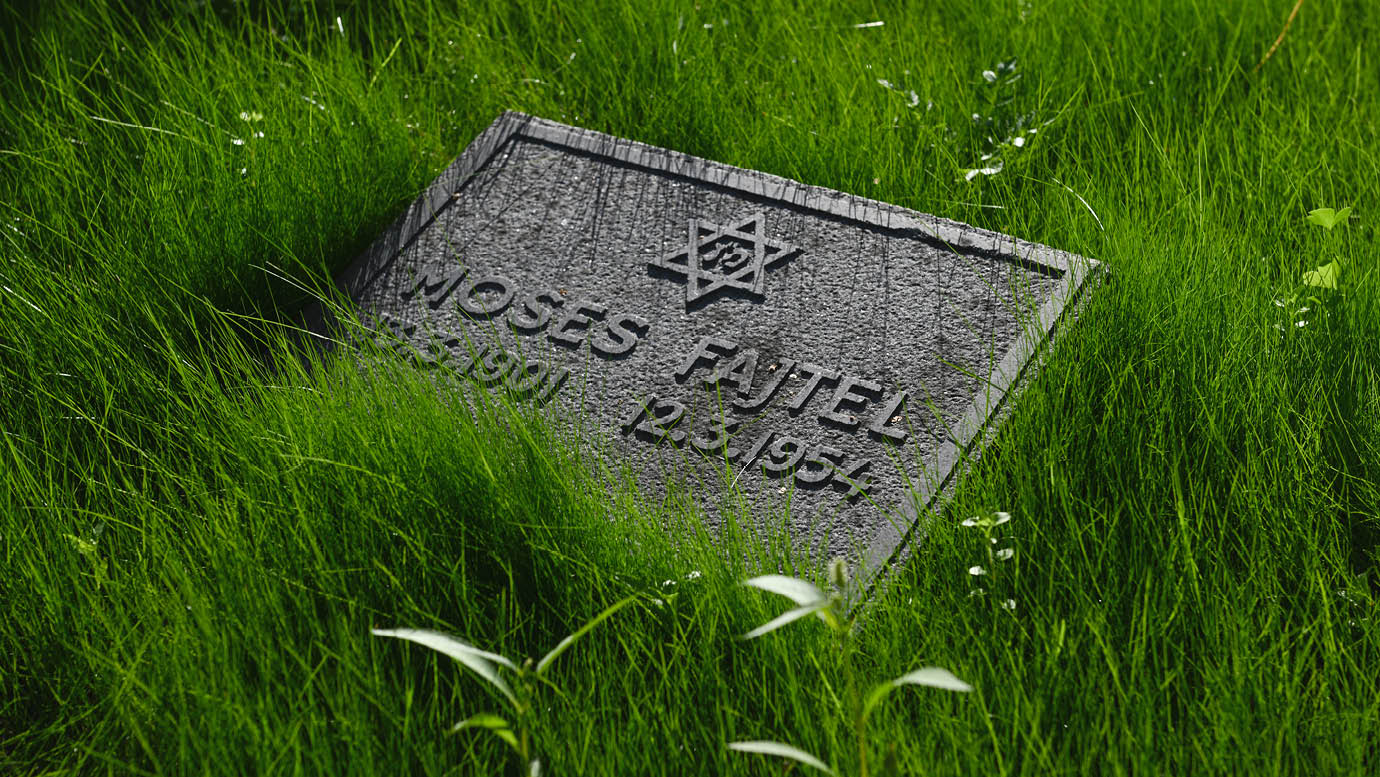 Moses Fajtels gravsten.