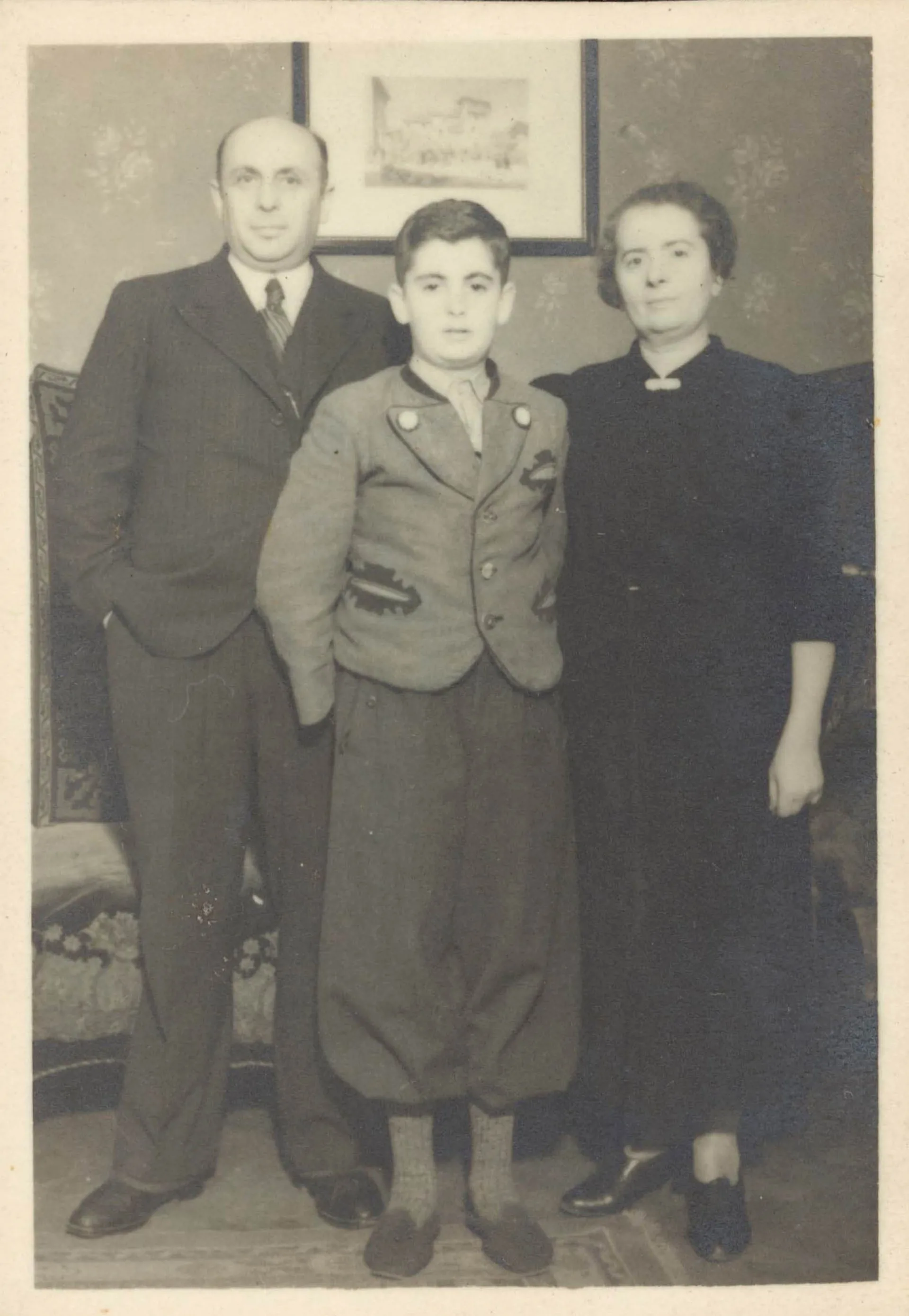 Family photo of Otto Ullman with his parents.